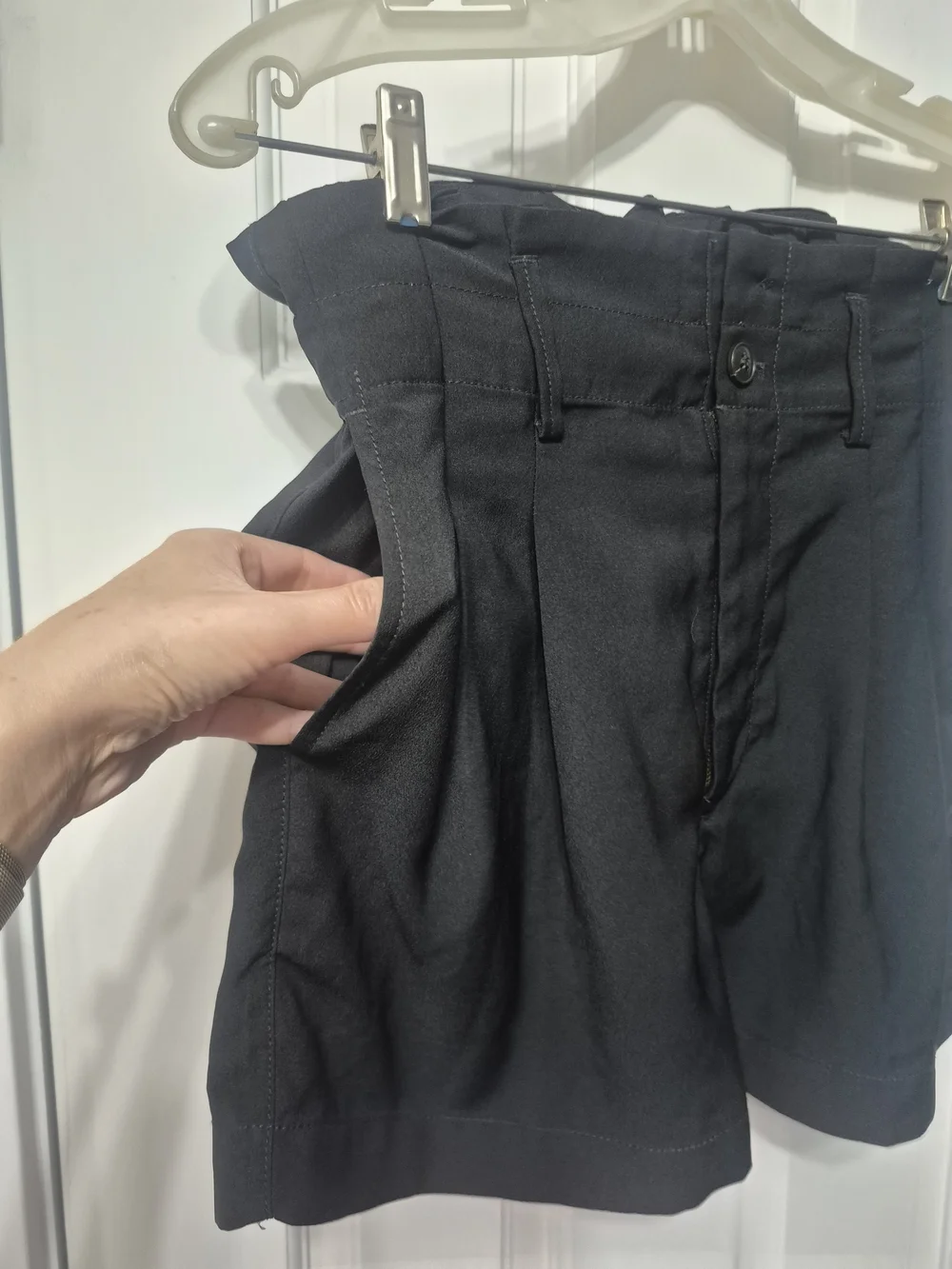 Madewell Women's Black Flat-Front Dress Shorts